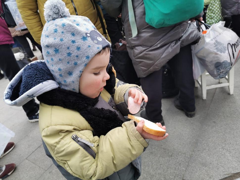 Speranţă şi solidaritate în Lvov, un oraș istoric din vestul Ucrainei, transformat acum de voluntari într-un uriaș centru de primire 755410