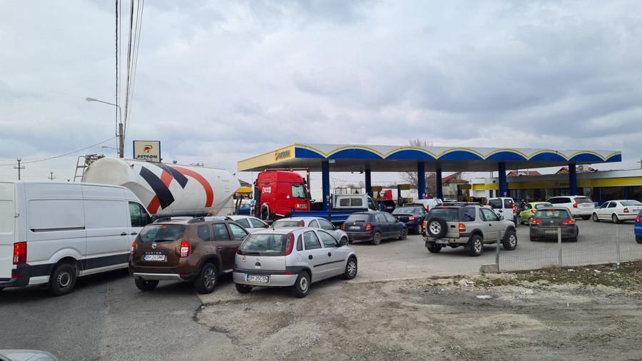 Virgil Popescu dă asigurări că nu este niciun motiv ca mâine benzina să ajungă la 11 lei: "Suntem cu un război la frontieră. Există foarte multe zvonuri nejustificate" 755404