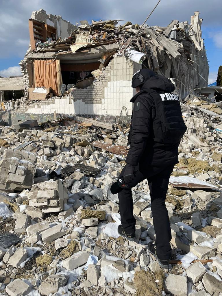 Echipa Antena 3, transmisiune din Ucraina, de la şcoala bombardată în Jitomir 755578