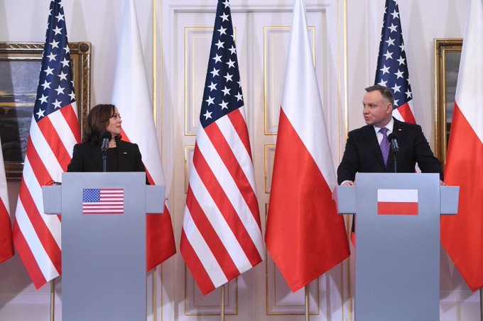 Kamala Harris spune că ”SUA și Polonia sunt unite”, în ciuda episodului legat de avioanele de luptă