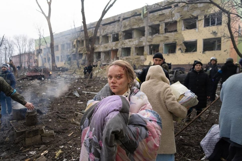 Rusia susține că o femeie însărcinată rănită în urma unui atentat cu bombă este o bloggeriță de frumusețe cu „machiaj realist”