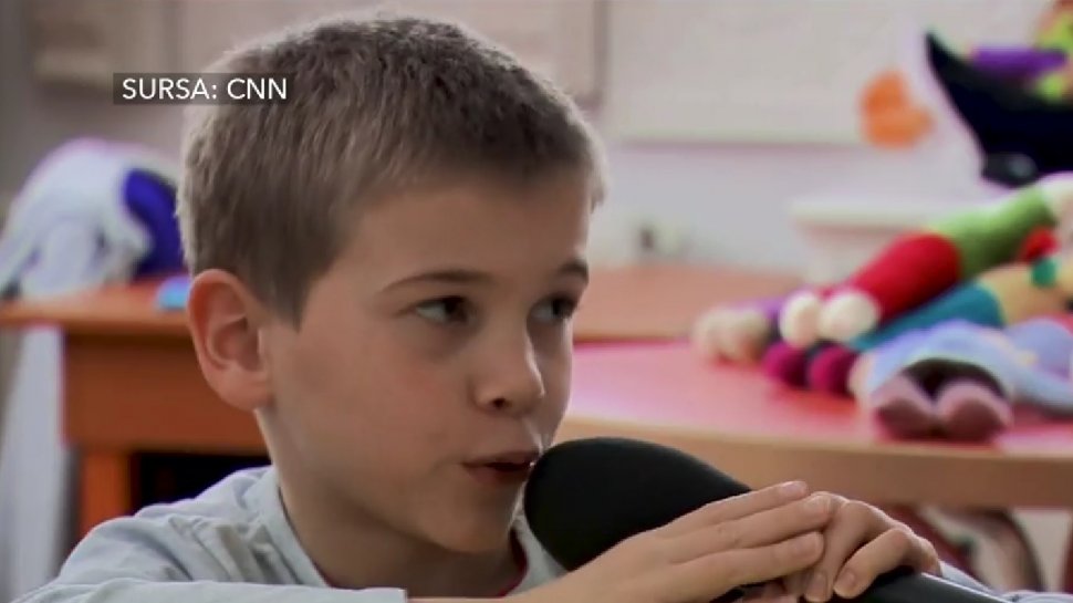 Adopţia orfanilor ucraineni, imposibilă în acest moment. Saşa, băieţelul care a impresionat o lume întreagă