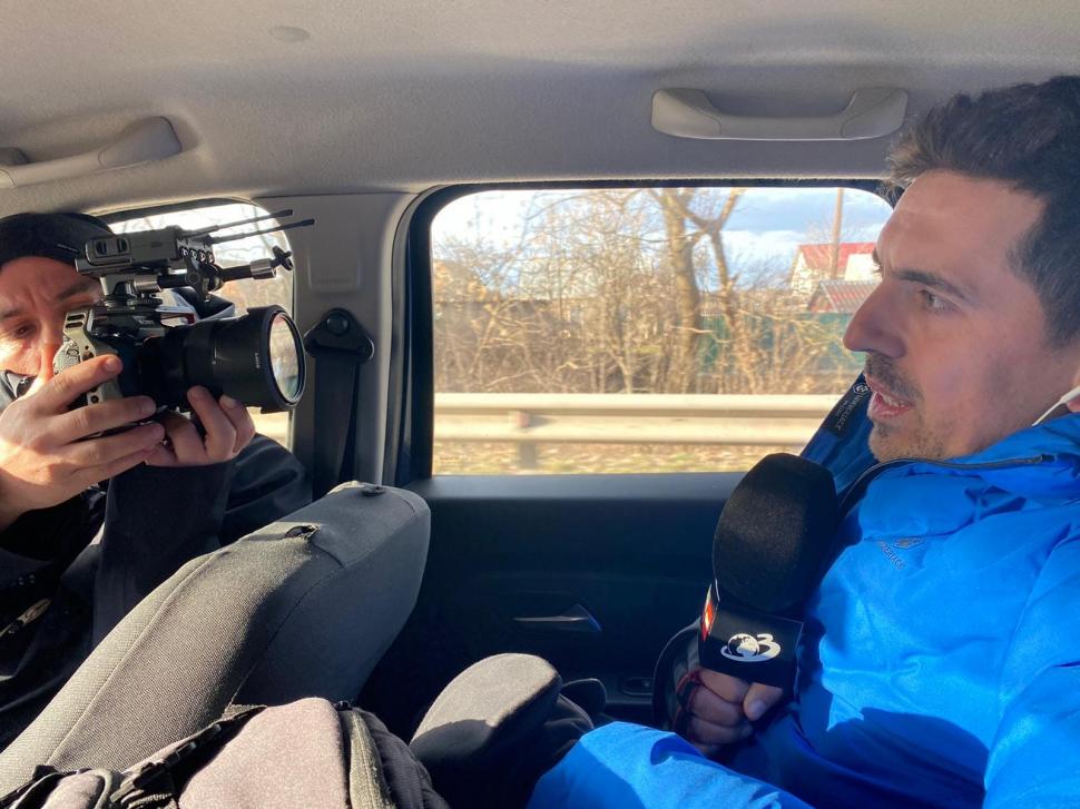 Cristi Popovici, despre experienţa sa pe frontul din Ucraina: "Alarme, bubuituri și sunetul mitralierelor. Războiul abia începuse şi aveam să-l trăim pe pielea noastră” 756383