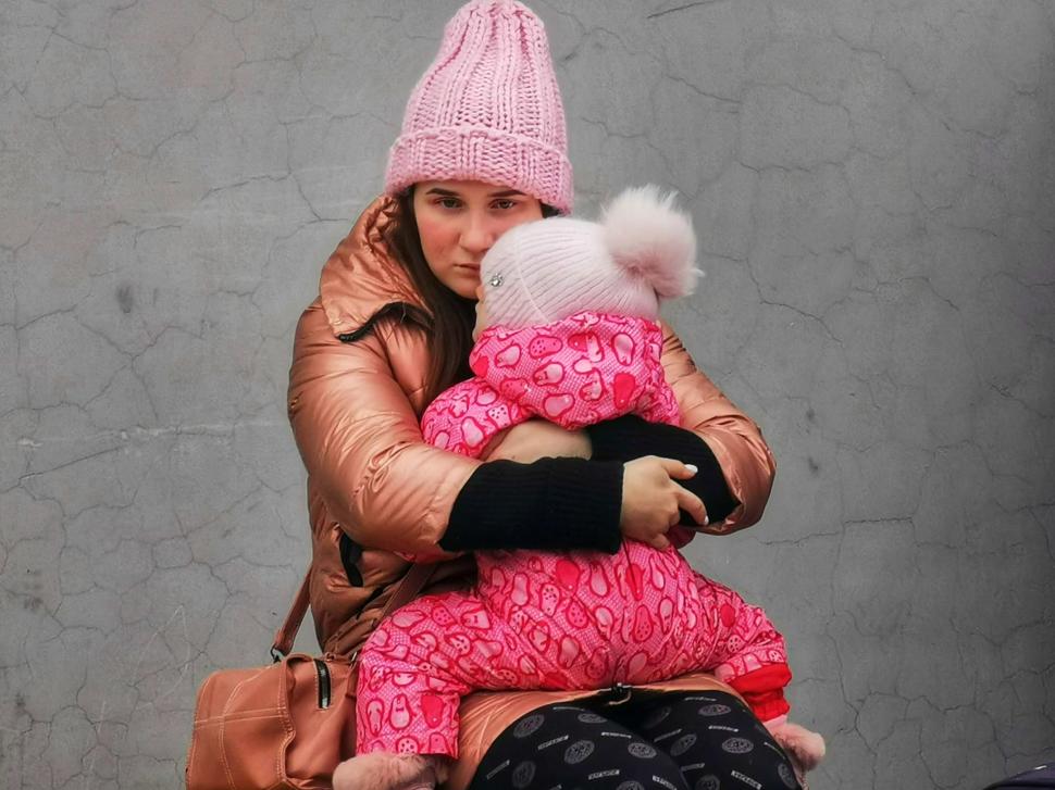 Cristi Popovici, despre experienţa sa pe frontul din Ucraina: "Alarme, bubuituri și sunetul mitralierelor. Războiul abia începuse şi aveam să-l trăim pe pielea noastră” 756392