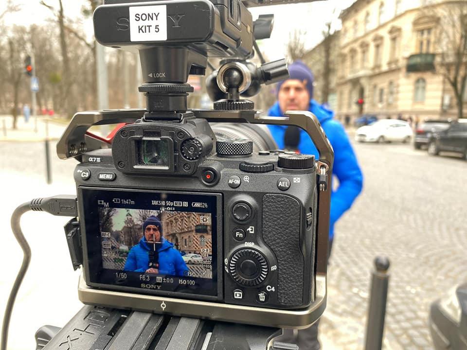 Cristi Popovici, despre experienţa sa pe frontul din Ucraina: "Alarme, bubuituri și sunetul mitralierelor. Războiul abia începuse şi aveam să-l trăim pe pielea noastră” 756394