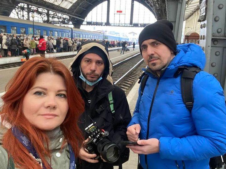 Cristi Popovici, despre experienţa sa pe frontul din Ucraina: "Alarme, bubuituri și sunetul mitralierelor. Războiul abia începuse şi aveam să-l trăim pe pielea noastră” 756403