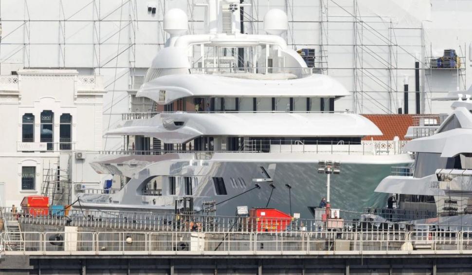 Iahtul unui oligarh rus, evaluat la 140 de milioane de dolari, sechestrat la Barcelona. Ar aparține unui fost ofițer KGB, apropiat al lui Putin  756270