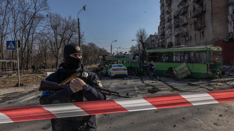 Război în Ucraina | Kievul sub stare de asediu. Rusia se pregăteşte să atace Odesa de pe mare | Antena 3 transmite LIVE 24 din 24 756168