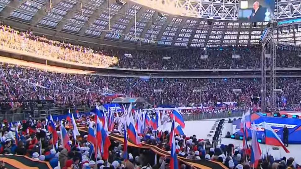 Zeci de mii de ruşi sărbătoresc pe stadion cei 8 ani de la anexarea Crimeei | Teroarea şi bombardamentele continuă în Ucraina 756946