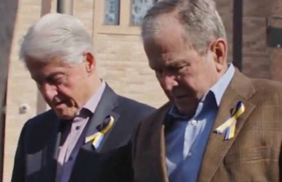 George W. Bush și Bill Clinton, vizită la o biserică ucraineană din Chicago