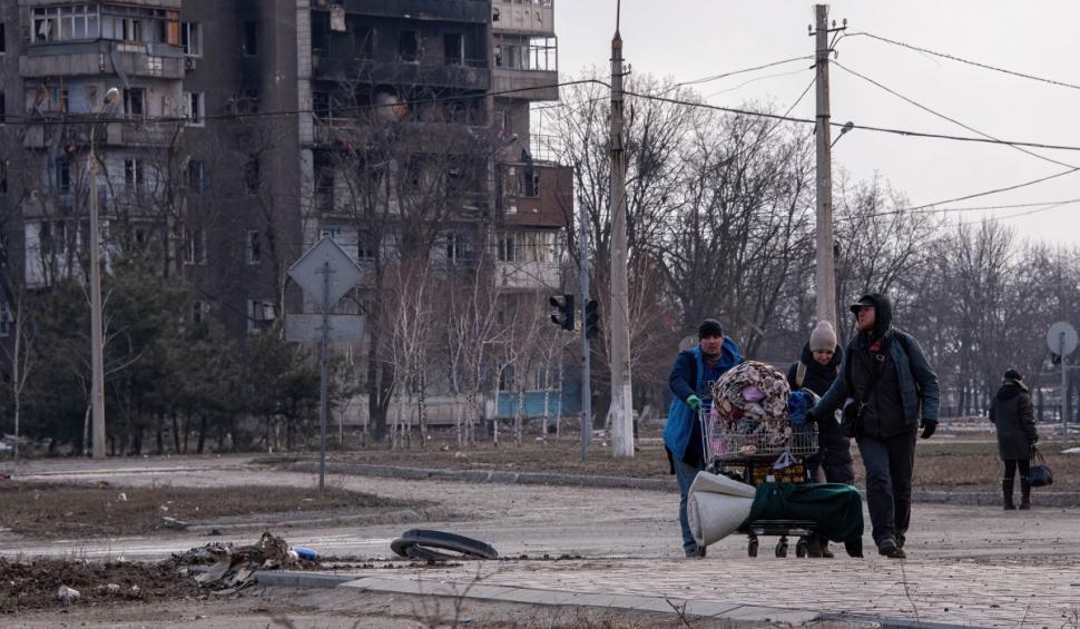 Ucraina speră că zece coridoare umanitare vor funcţiona astăzi. Zaporojie a intrat în stare de asediu