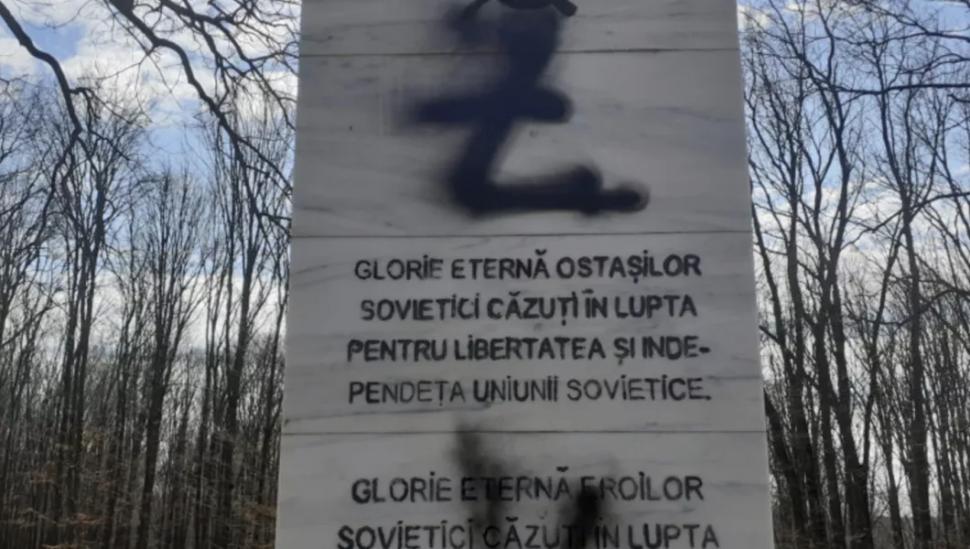 Anchetă la Iaşi după ce pe mormintele soldaţilor ruşi din cimitirul de la Moţca a fost scrisă litera Z 757363