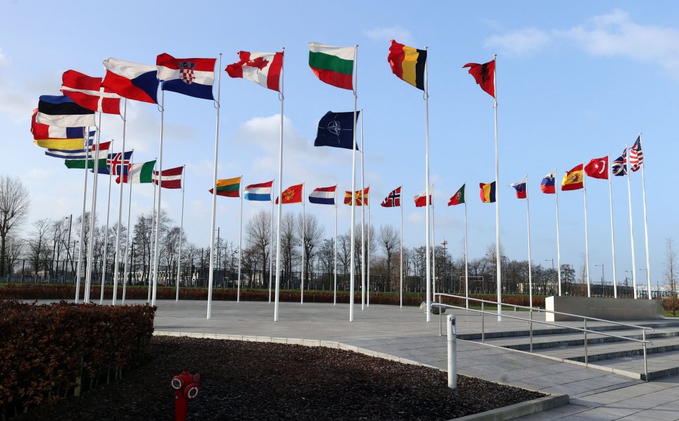 Summit extraordinar al NATO la Bruxelles cu participarea lui Joe Biden. Vor fi anunţate noi sancţiuni pentru Rusia