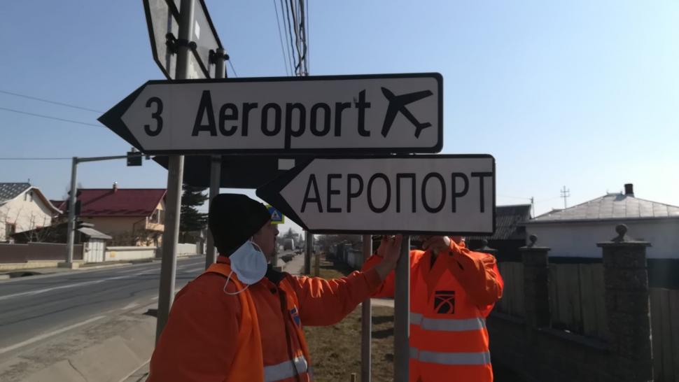Au apărut indicatoare rutiere în limba ucraineană pentru refugiaţi, la noi în ţară 757642