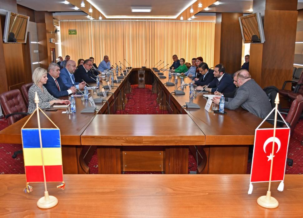 Încep lucrările la Secțiunea 2 Boița - Cornetu a autostrăzii Sibiu-Pitești. Anunțul făcut de președintele CJ Vâlcea 757851