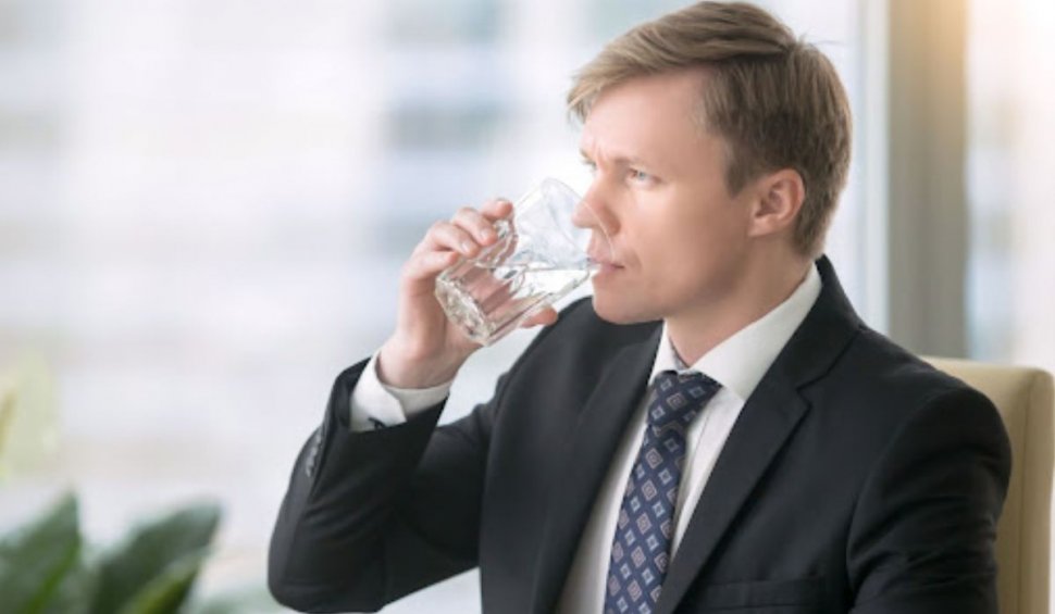 Cum alegi cea mai bună ofertă pentru livrarea apei la birou