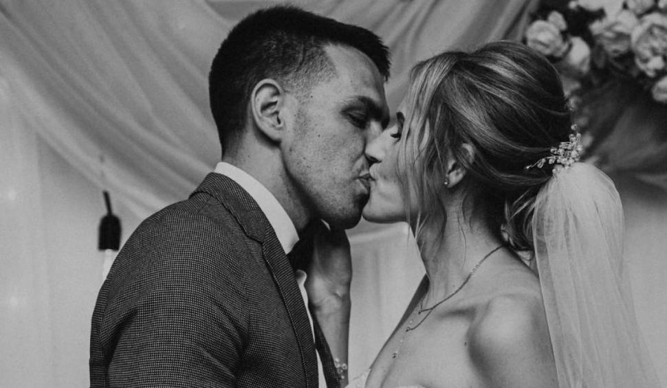 "Viața mea stă lângă mine, într-un sicriu închis". Irina, o ucraineancă, este văduvă la 25 de ani | Drama unui cuplu tânăr destrămat de război 758210