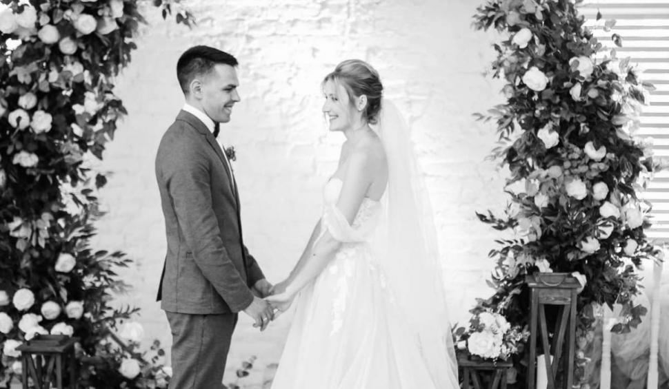 "Viața mea stă lângă mine, într-un sicriu închis". Irina, o ucraineancă, este văduvă la 25 de ani | Drama unui cuplu tânăr destrămat de război 758211