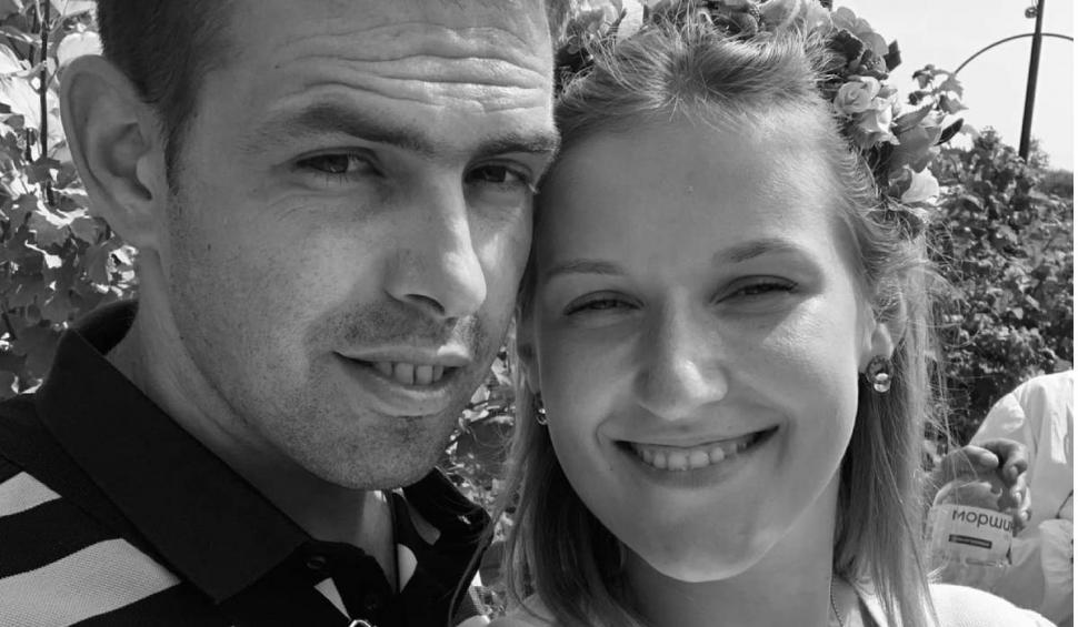 "Viața mea stă lângă mine, într-un sicriu închis". Irina, o ucraineancă, este văduvă la 25 de ani | Drama unui cuplu tânăr destrămat de război 758213