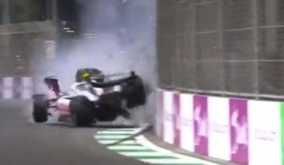 Mick Schumacher, accident grav în calificările Marelui Premiu al Arabiei Saudite. Mașina a fost zdrobită 758291