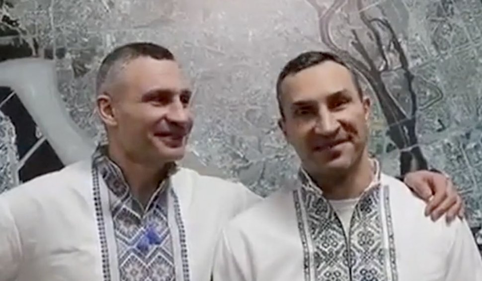 Vitali Klitschko, alături de fratele său geamăn, de ziua lor, în Kiev: ”Puterea noastră stă în unitate”