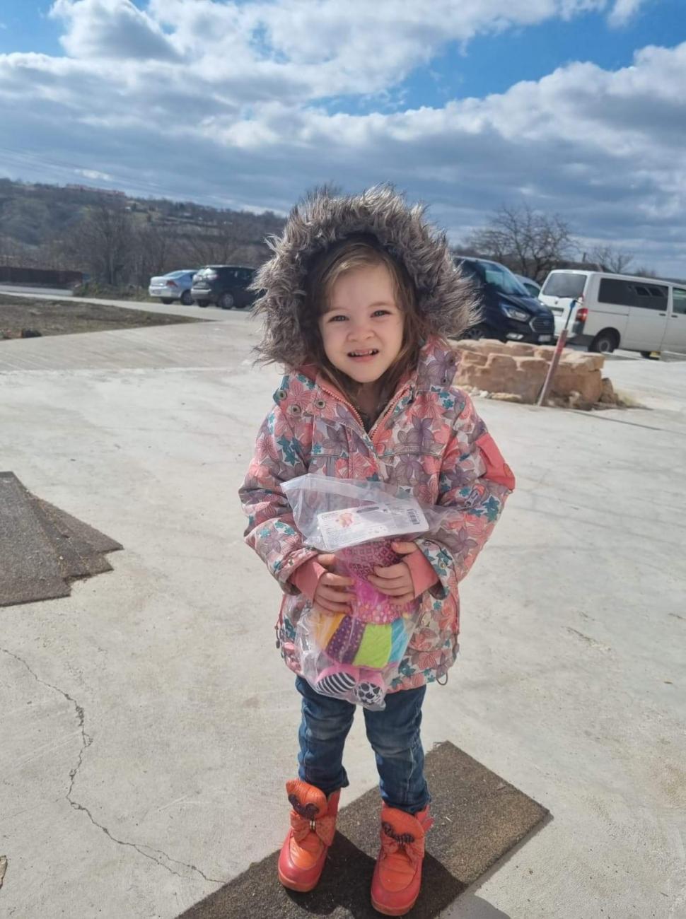 Copilărie furată de război şi de boală. Drama a zeci de copii ucraineni ajunși în România: ”Am rămas şi fără medicamente, fără tratament pentru fetiţă” 758332