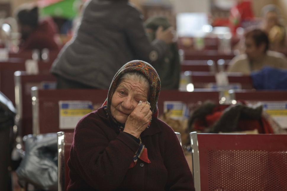 Comisarul european pentru Economie, Paolo Gentiloni, a vizitat refugiații ucraineni de la Gara de Nord 758498