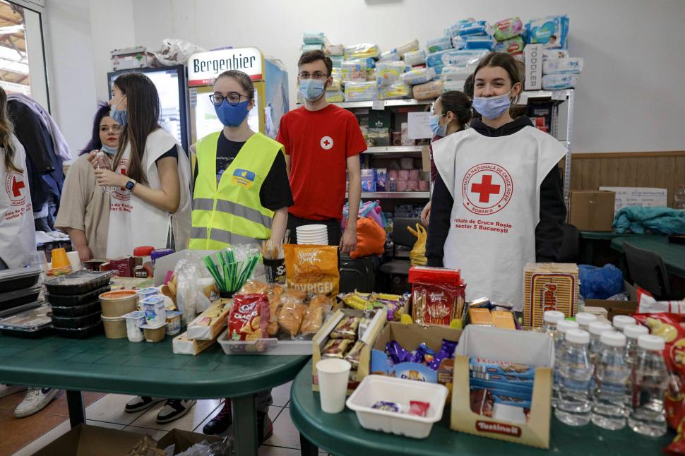 Comisarul european pentru Economie, Paolo Gentiloni, a vizitat refugiații ucraineni de la Gara de Nord 758501