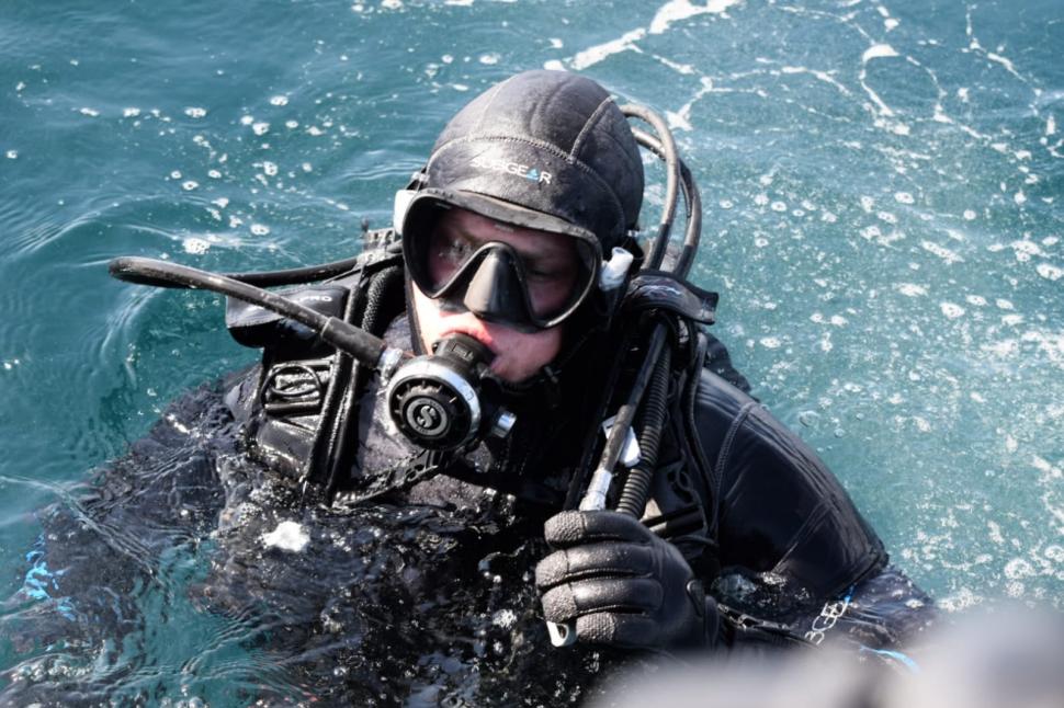 Marinarii militari români au distrus mina marină descoperită în apropiere de Capu Midia 758540