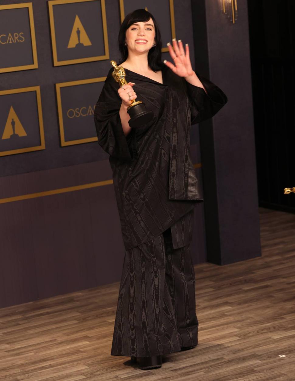 Cele mai spectaculoase ținute pe covorul roșu la Oscar 2022 | Ce au purtat vedetele 758403