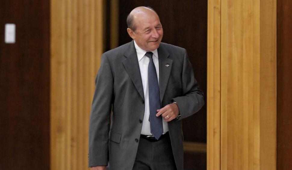 Traian Băsescu a fost externat din spitalul de la Bruxelles