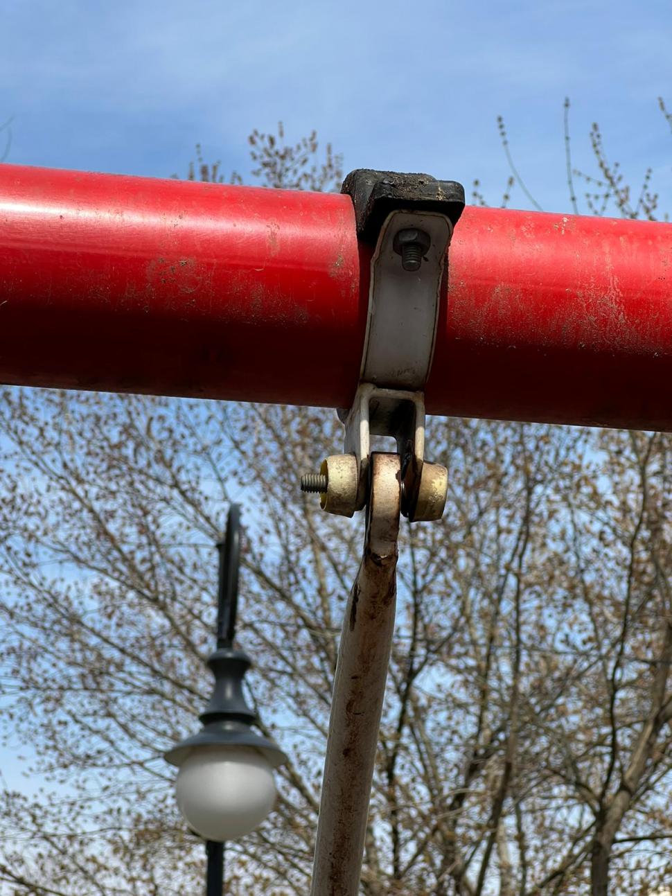 ANPC a controlat cele mai mari trei parcuri din București. 15 locuri de joacă au fost închise 758792