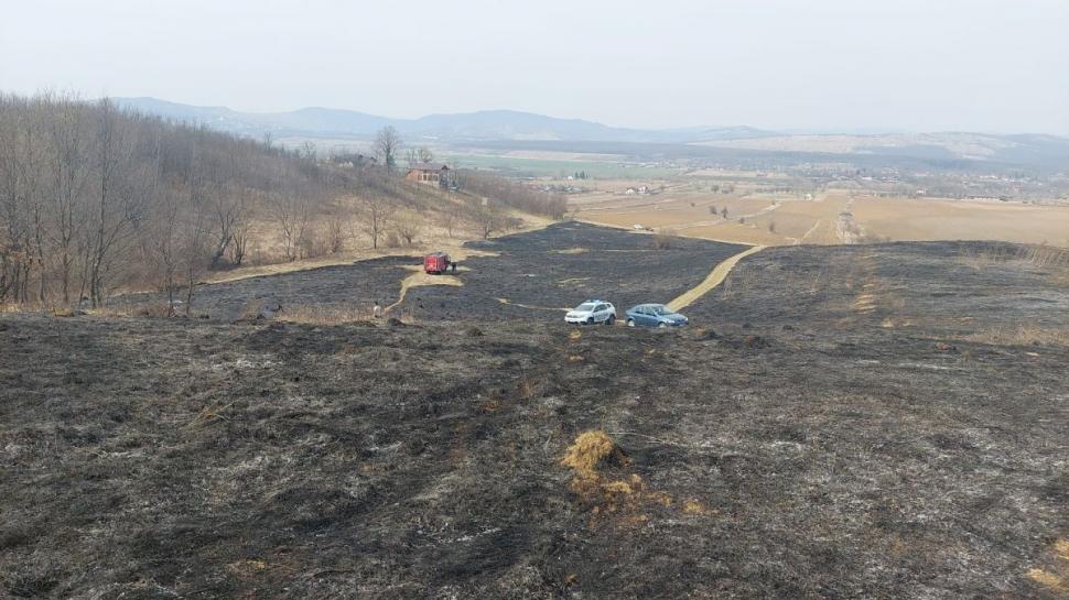 Incendiu puternic de vegetaţie în judeţul Prahova. Autorităţile au emis mesaj Ro-Alert  758783