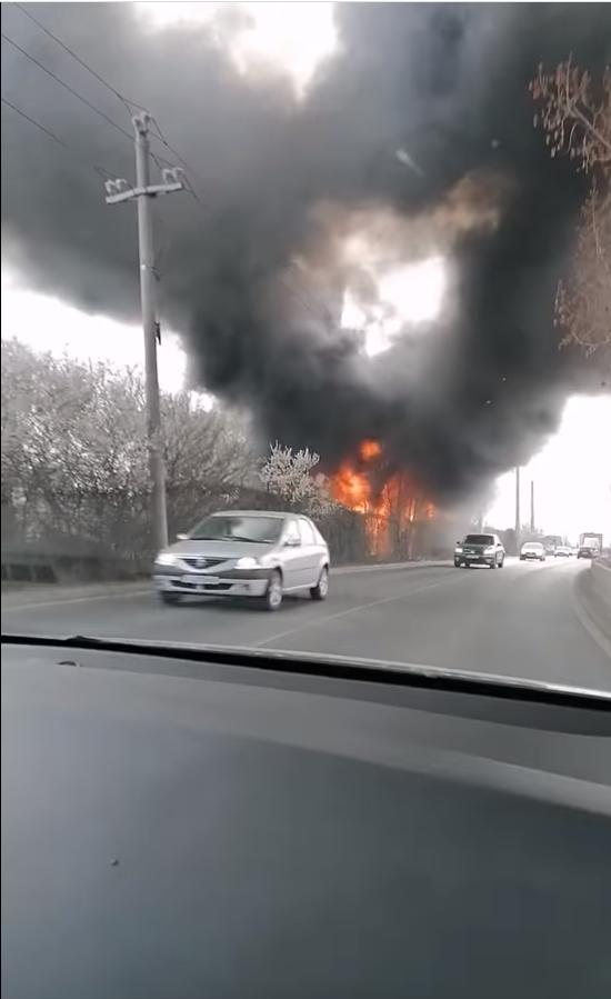 Incendiu puternic la marginea Bucureştiului. Traficul auto, blocat în zona Glina | RO-ALERT: Evacuaţi zona, luaţi măsuri de adăpostire şi protecţie 758986