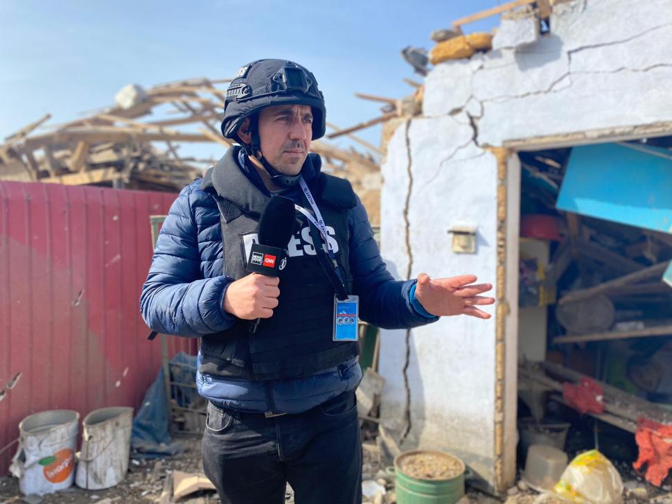 Cristi Popovici, trimisul special Antena 3 în Ucraina: "În Nicolaev situaţia este tensionată. Zeci de civili sunt daţi dispăruţi sub dărâmături" 759182