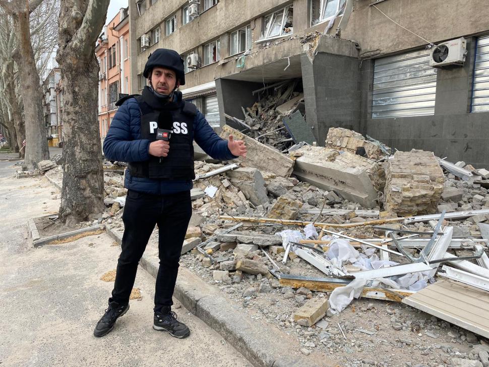 Cristi Popovici, trimisul special Antena 3 în Ucraina: "În Nicolaev situaţia este tensionată. Zeci de civili sunt daţi dispăruţi sub dărâmături" 759183