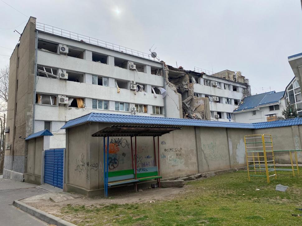 Cristi Popovici, trimisul special Antena 3 în Ucraina, martorul unui bombardament rusesc lângă Nicolaev: "Sunt distrugeri peste tot. Bilanţul victimelor creşte în fiecare zi"  759213