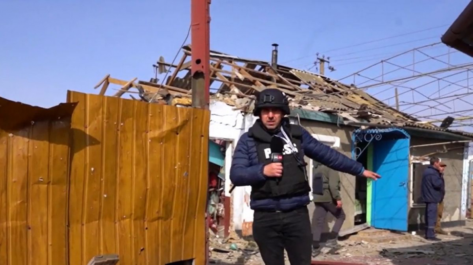 Echipa Antena 3, surprinsă de un atac în Ucraina. Imagini cu satele bombardate de ruşi în regiunea Nicolaev
