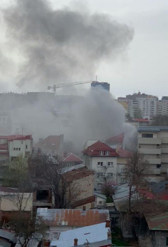 Incendiu puternic în centrul Capitalei 759429