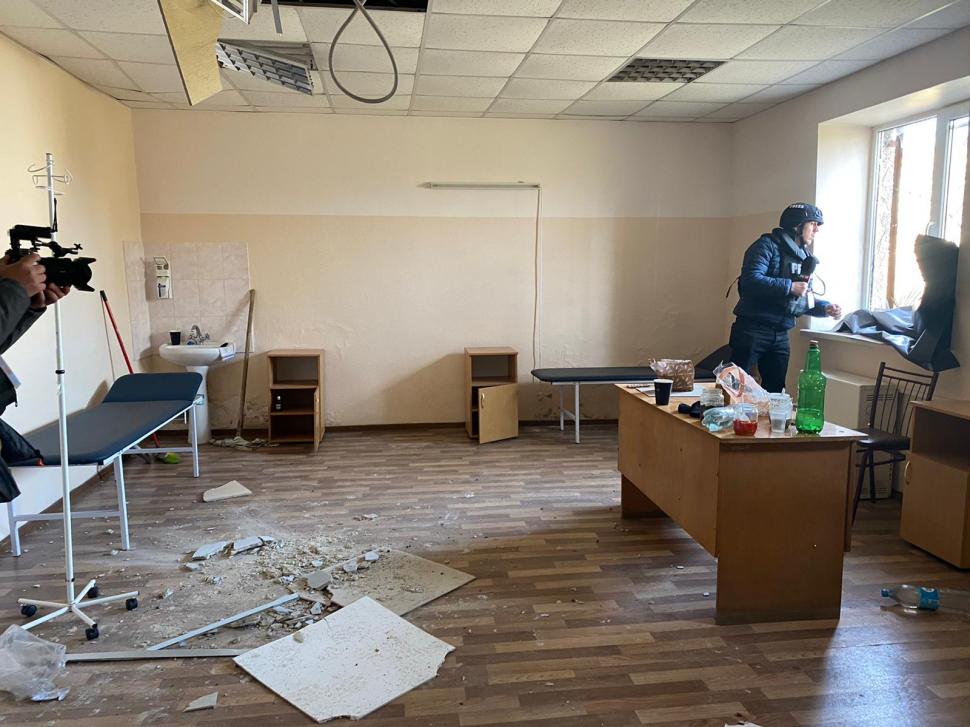 Cristi Popovici, trimisul special Antena 3 în Ucraina: "Suntem într-o zonă a nimănui, între Nicolaev şi Herson. Pe șosea se văd peste tot urme de bombardamente" 759402