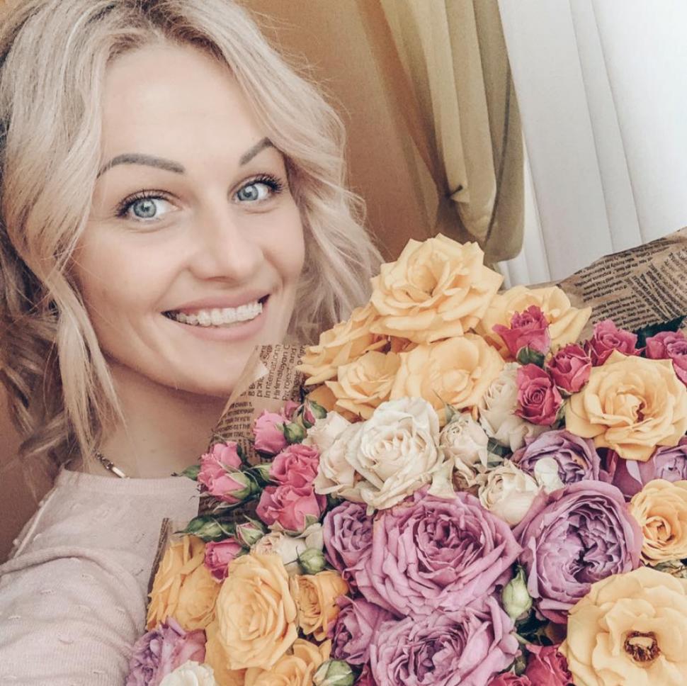 Unde s-a mutat ucraineanca devenită celebră, după ce a fost ajutată cu 200 de lei într-o benzinărie din România 759634