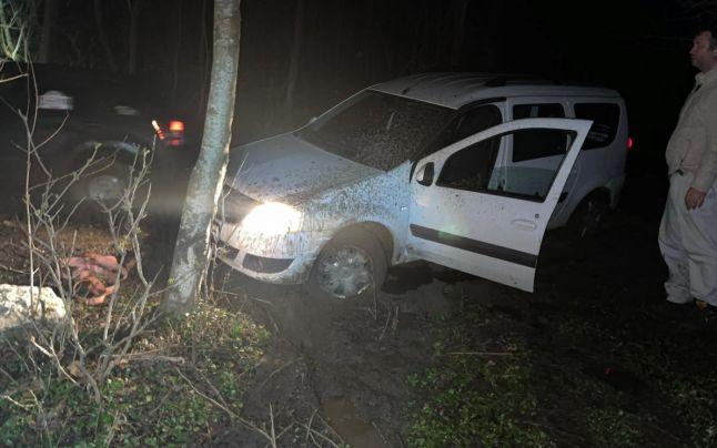 Mai mulţi turişti s-au rătăcit într-o pădure din judeţul Buzău, după ce au urmat indicaţiile GPS-ului 759681