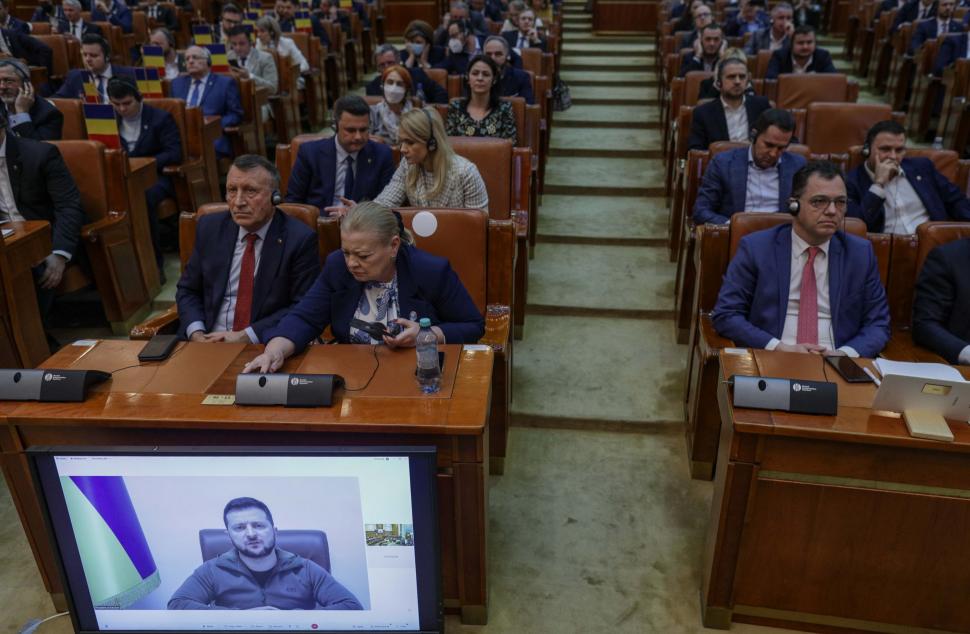 Volodimir Zelenski, discurs istoric în Parlamentul României: "Stimați români, trebuie să oprim împreună genocidul!" 759824