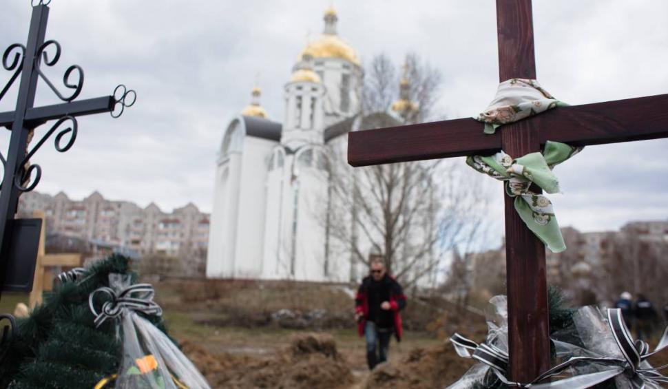 Rușii și-au incinerat victimele din Bucha într-o groapă comună pentru a încerca să-și ascunde faptele, susține un consilier al ministrului ucrainean de Interne 760089