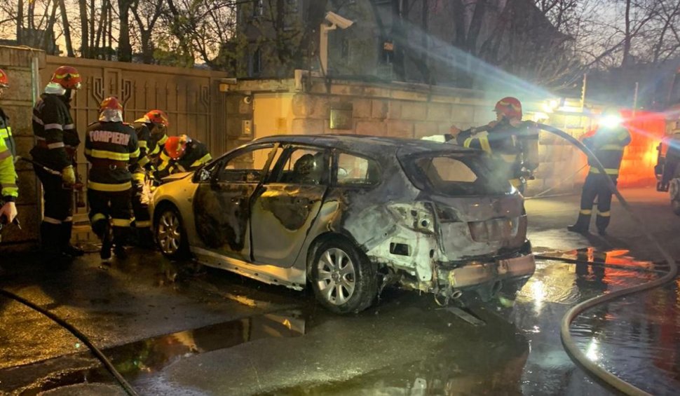 Un şofer a intrat cu maşina în gardul Ambasadei Rusiei la Bucureşti şi a murit carbonizat