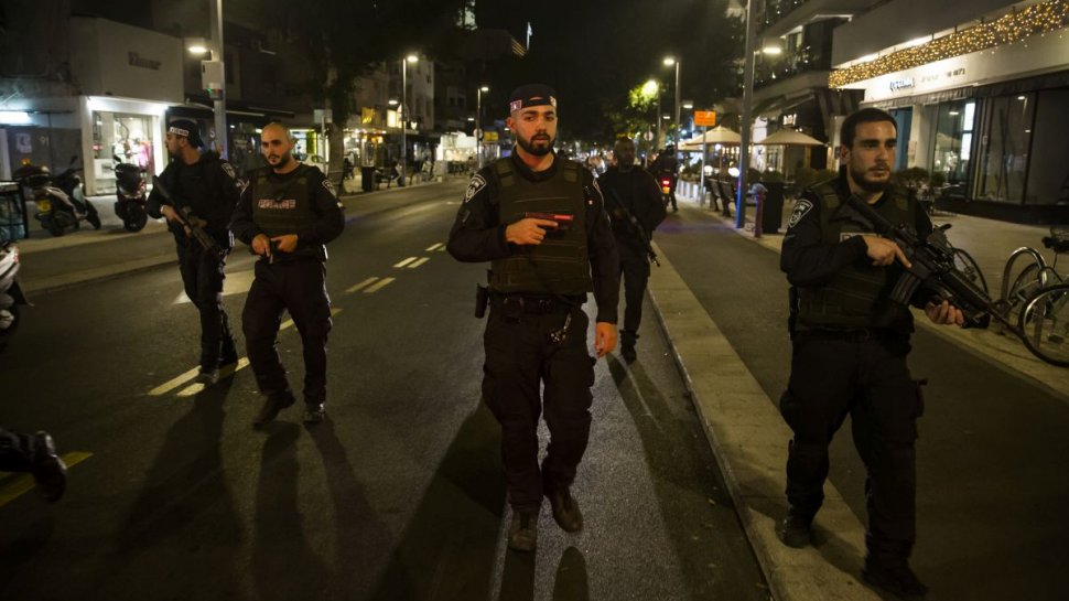Teroristul care a omorât doi oameni aseară în Tel Aviv a fost ucis