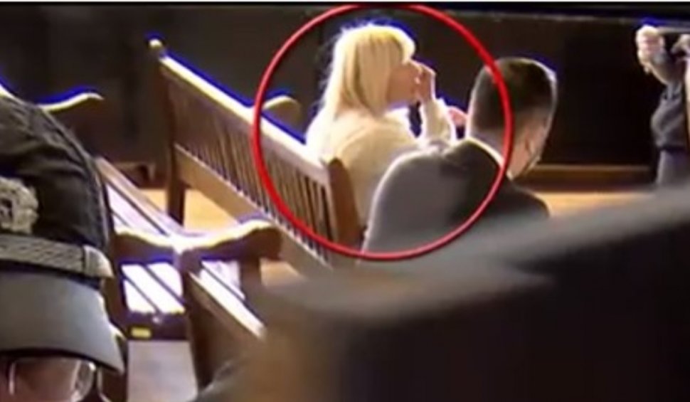 Elena Udrea filmată în timp ce plânge în sala de judecată din Bulgaria