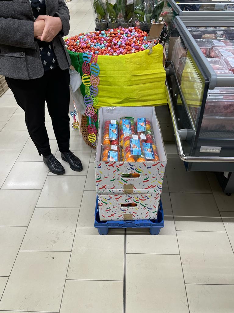 Ouă aproape expirate, sparte sau depozitate pe rafturi ruginite. ANPC a dat amenzi de 380.000 lei 761645