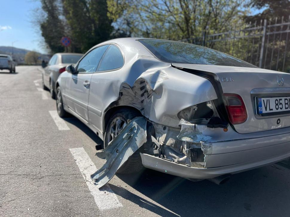 Dani Mocanu a închiriat un vehicul militar şi a făcut accident în Râmnicu Vâlcea 761890