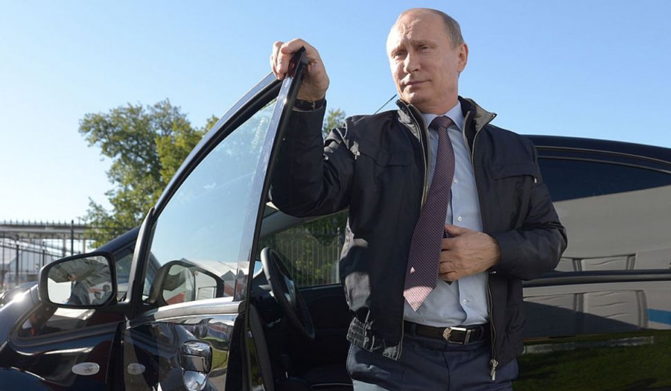 Cum arată limuzina blindată a lui Vladimir Putin care poate deveni și submarin